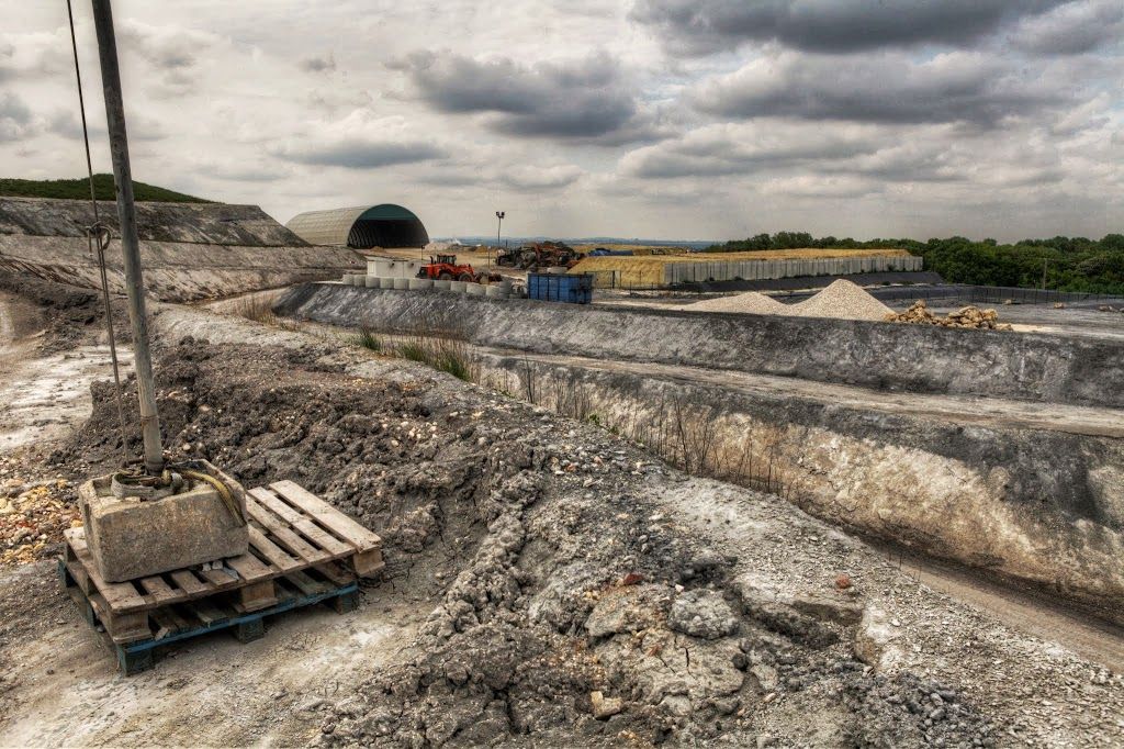 NON À L'EXTENSION DE LA DÉCHARGE DE DÉCHETS DANGEREUX DE SUEZ